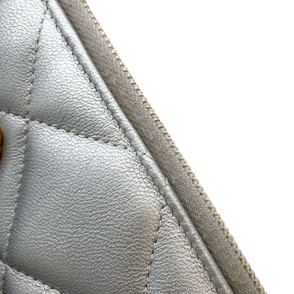 CHANEL Phone & Card Case SilverAP1182 Lambskin