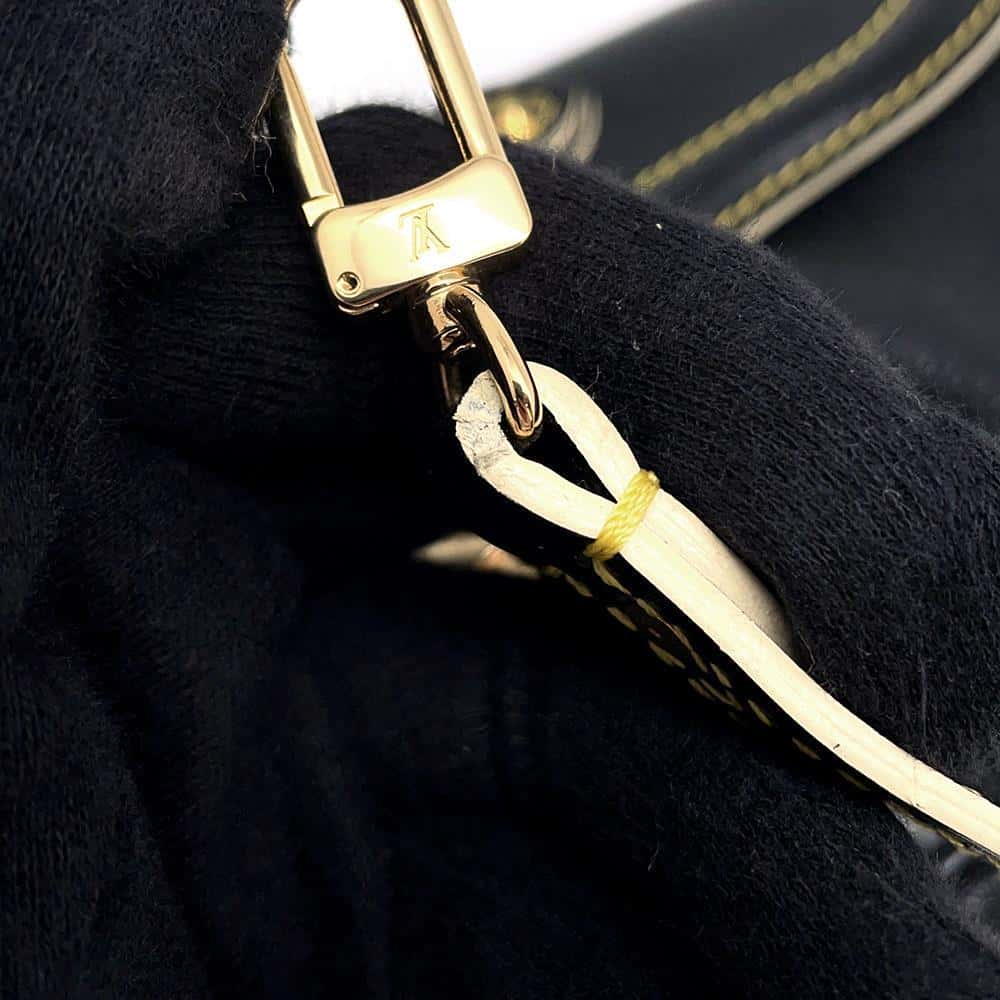 LOUIS VUITTON Precieux Noir M91776 Suhali