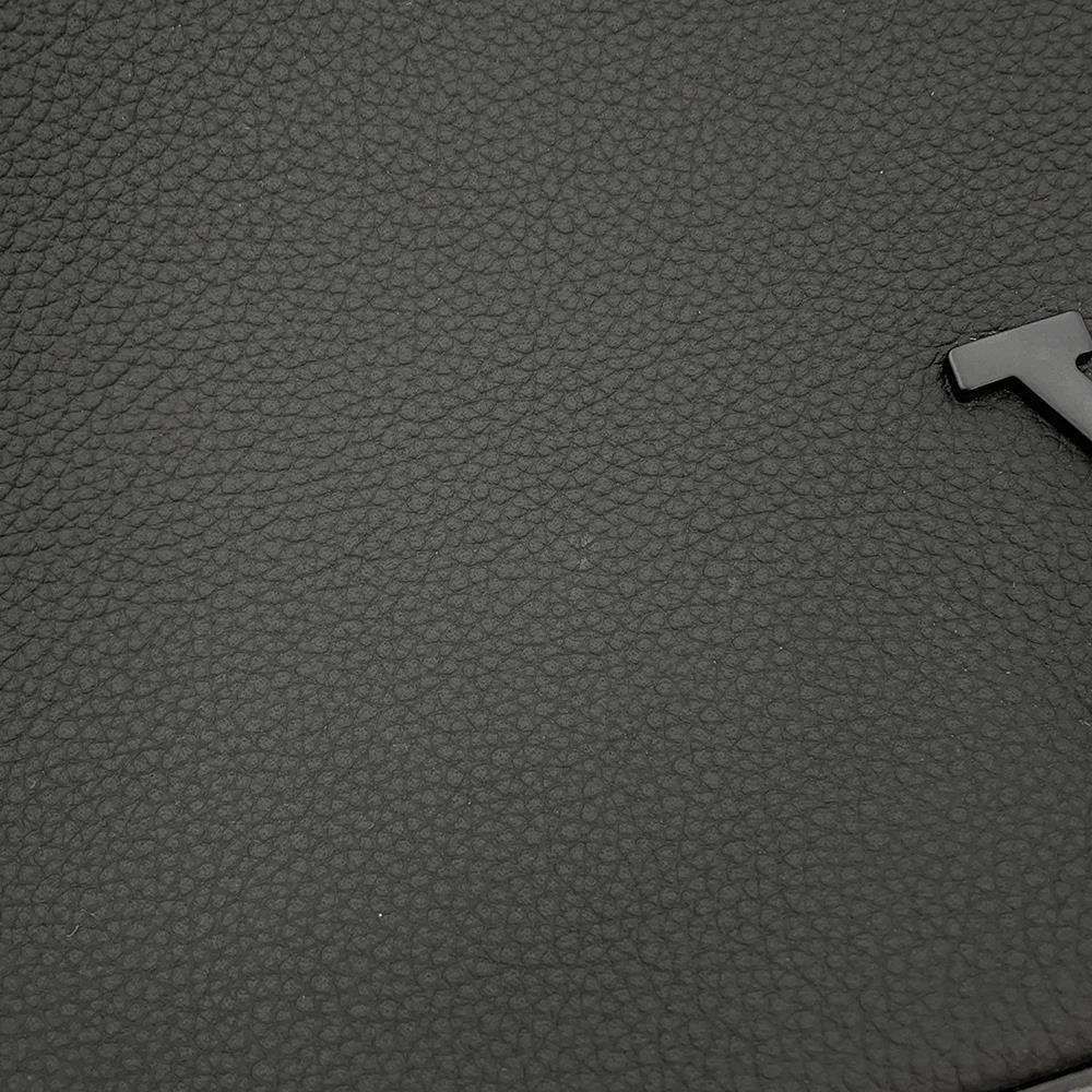 LOUIS VUITTON Pochette・IPAD Noir M69837 Grain Leather