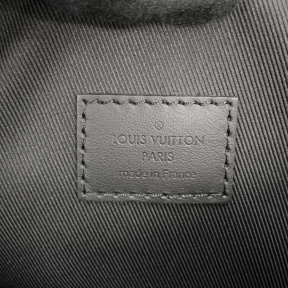 LOUIS VUITTON Pochette・IPAD Noir M69837 Grain Leather