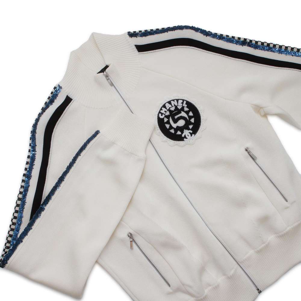 CHANEL CC Logo Sequins Blouson with Logo Patch Size 38 White/BlackP74166 Rayon91% Nylon7% Polyurethane2%