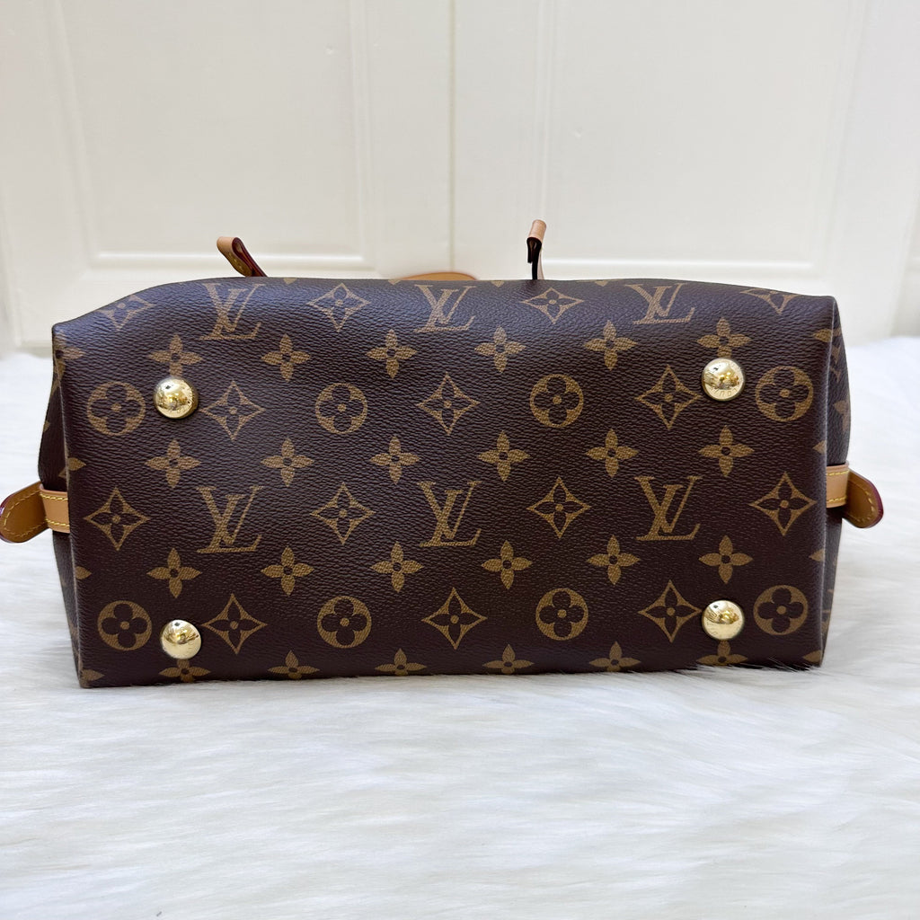 LV Carryall PM in Monogram Canvas and GHW