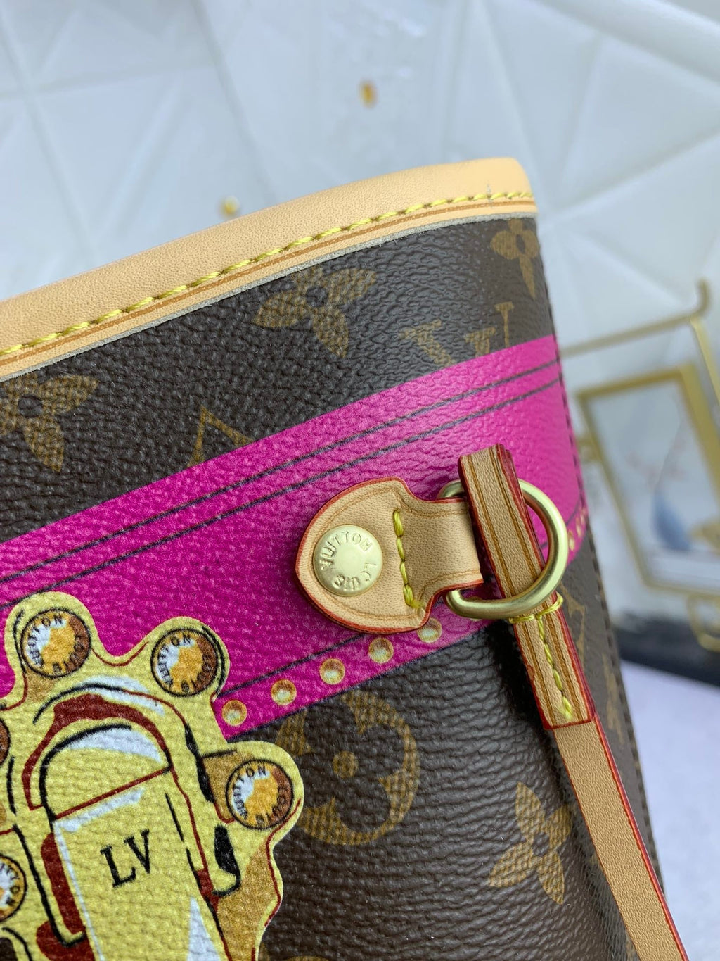 EN - Luxury Bags LUV 811