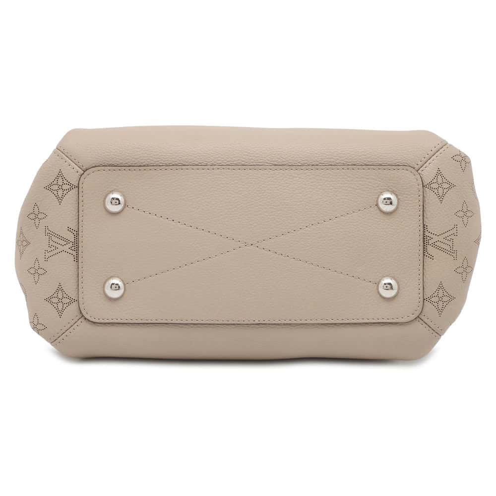 LOUIS VUITTON Omea Galet M55031 Monogram Mahina