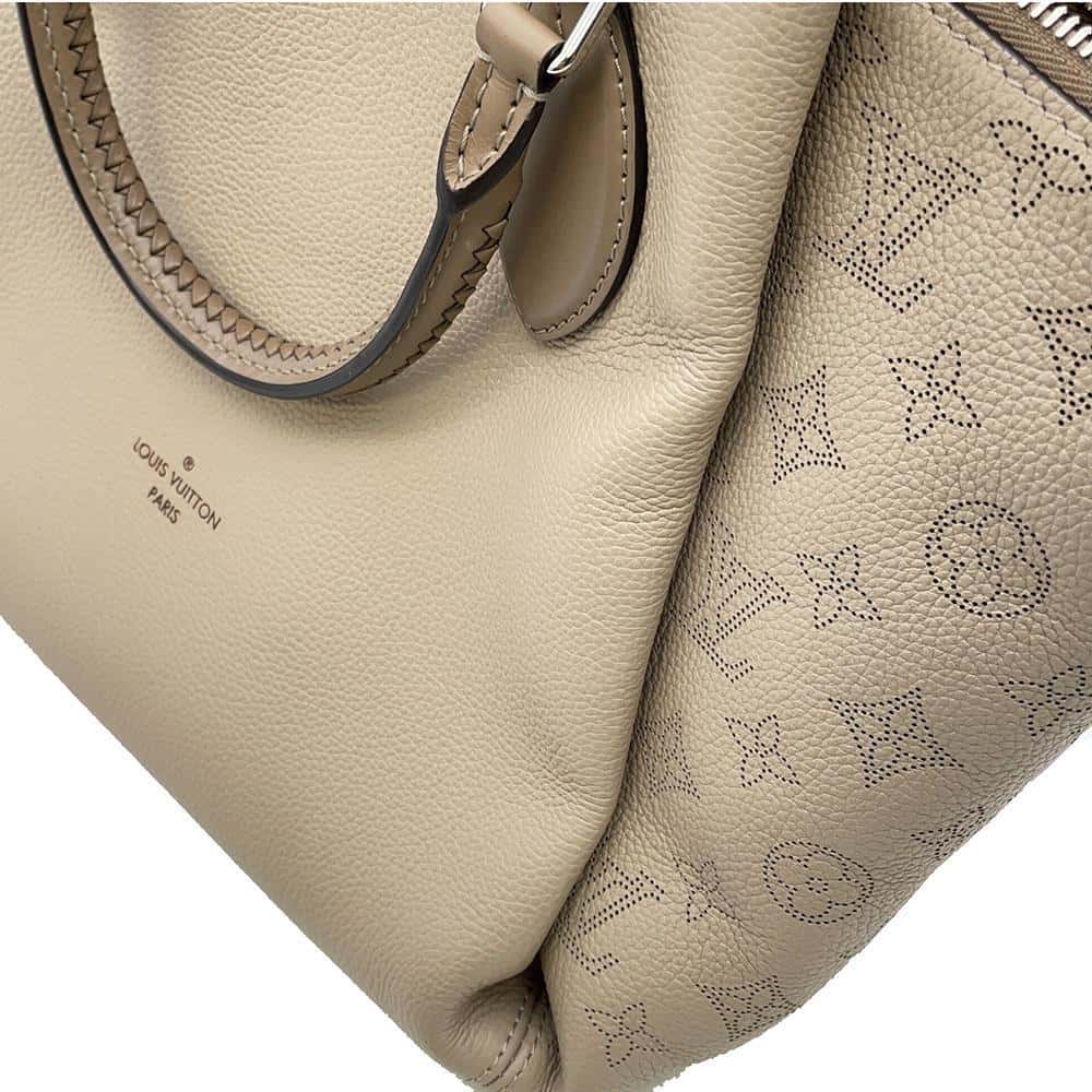 LOUIS VUITTON Omea Galet M55031 Monogram Mahina