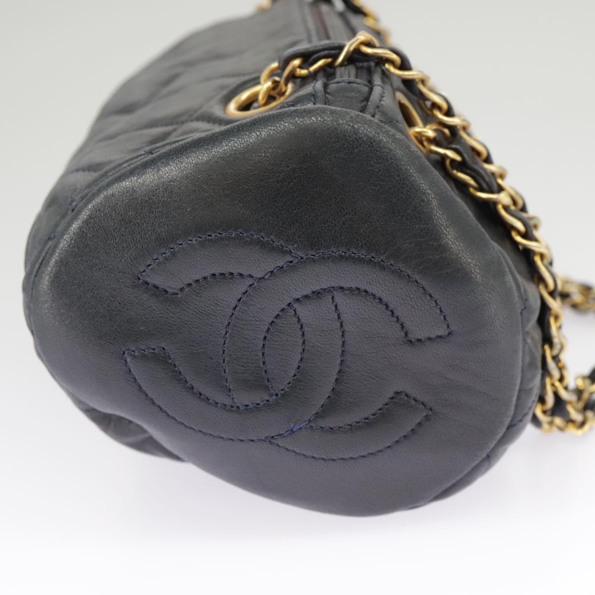 CHANEL Matelasse Chain Shoulder Bag Leather Navy Gold CC 98296