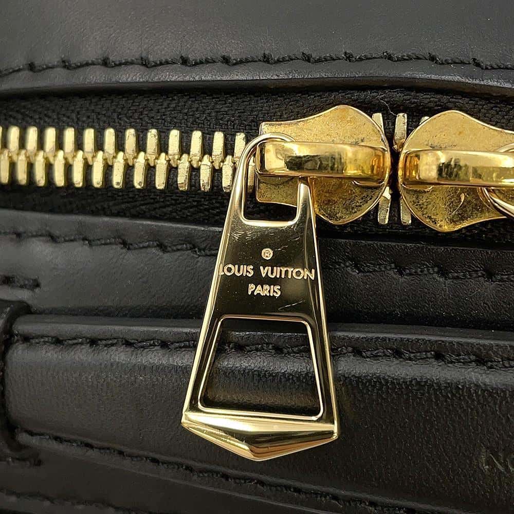 LOUIS VUITTON Saintonge Noir M43555 Monogram
