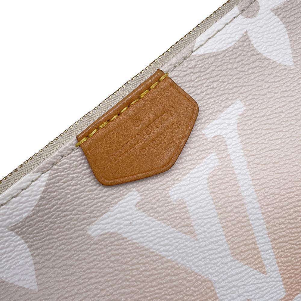 LOUIS VUITTON Multi Pochette Accessoires Bloom M57634 Monogram / Giant