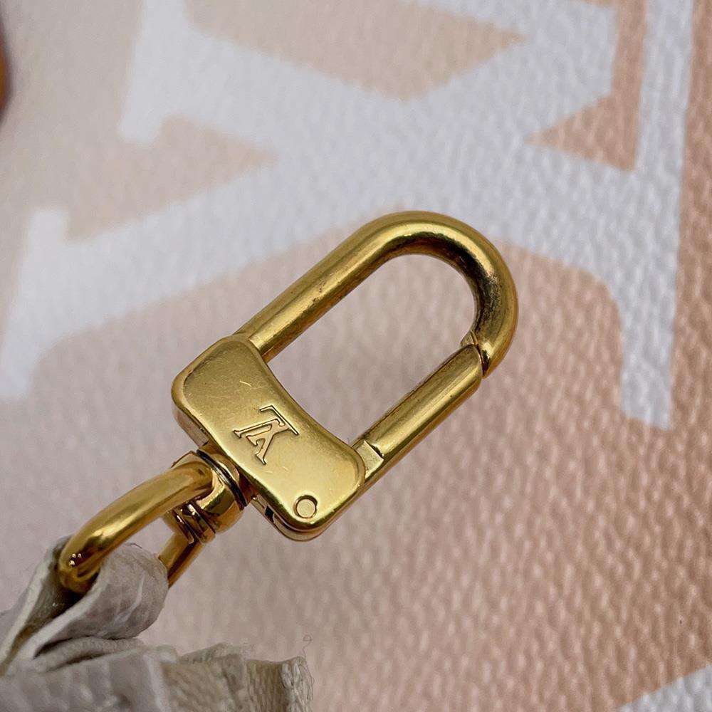 LOUIS VUITTON Multi Pochette Accessoires Bloom M57634 Monogram / Giant