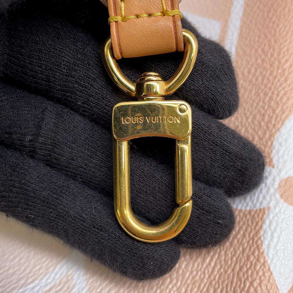 LOUIS VUITTON Multi Pochette Accessoires Bloom M57634 Monogram / Giant