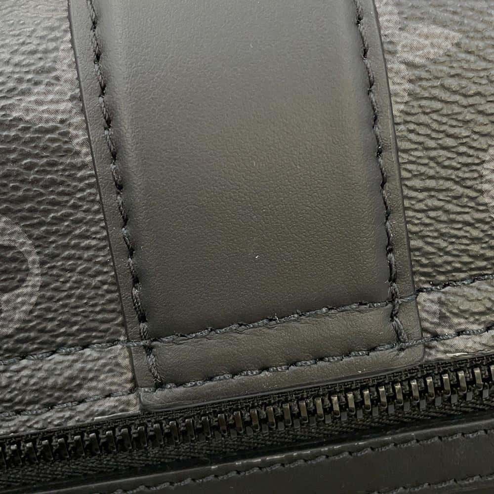 LOUIS VUITTON S Cape Messenger Black M46794 Monogram Eclipse