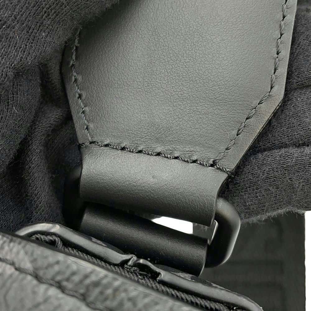 LOUIS VUITTON S Cape Messenger Black M46794 Monogram Eclipse