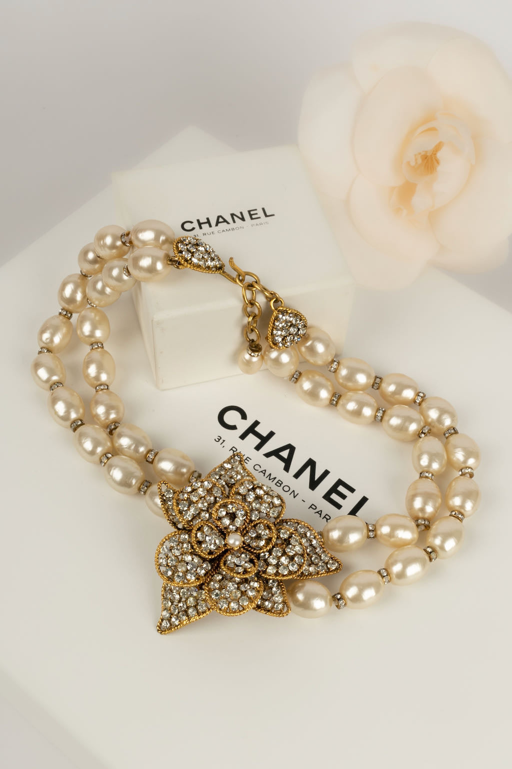 Collier camÃƒÆ’Ã‚Â©lia Chanel