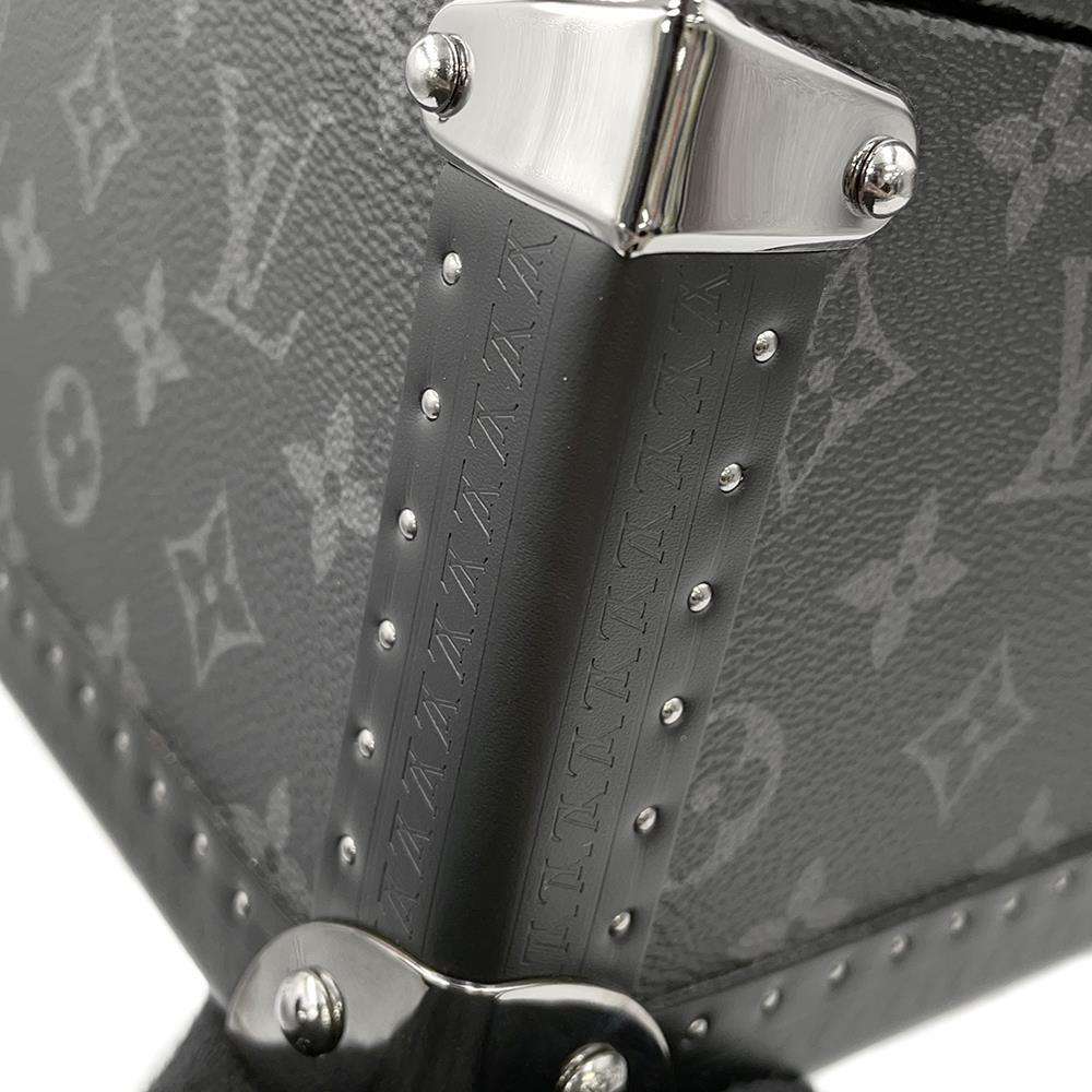 LOUIS VUITTON Coffret Accessoires Noir M44127 Monogram Eclipse