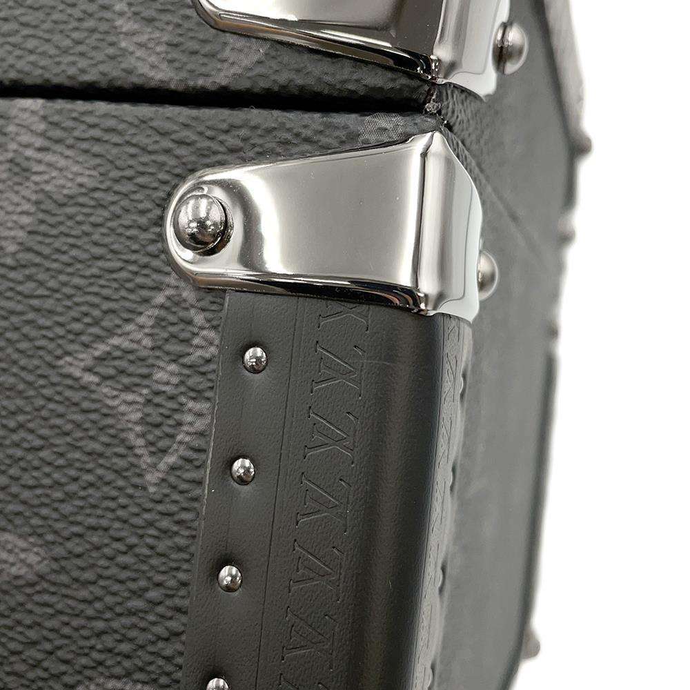 LOUIS VUITTON Coffret Accessoires Noir M44127 Monogram Eclipse