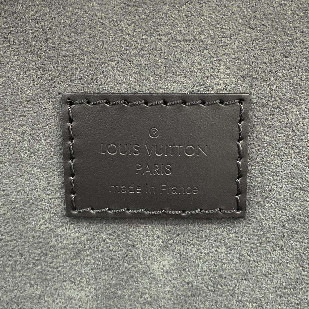 LOUIS VUITTON Coffret Accessoires Noir M44127 Monogram Eclipse
