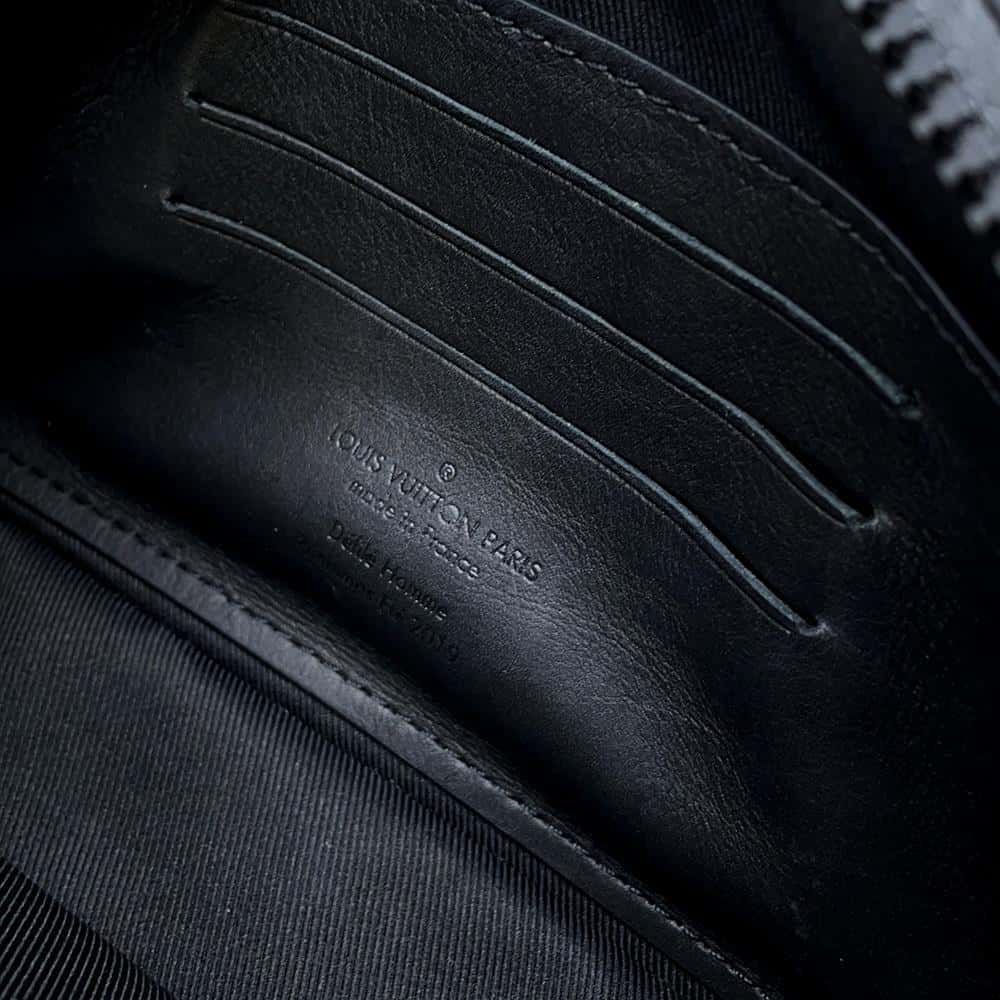 LOUIS VUITTON Pochette Volga Noir M53550 Monogram・Taurillon