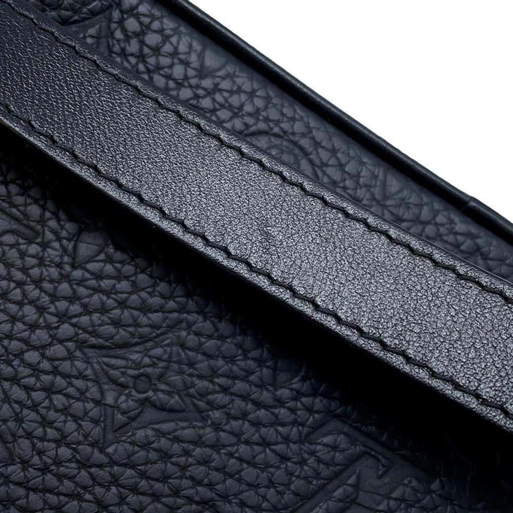 LOUIS VUITTON Pochette Volga Noir M53550 Monogram・Taurillon