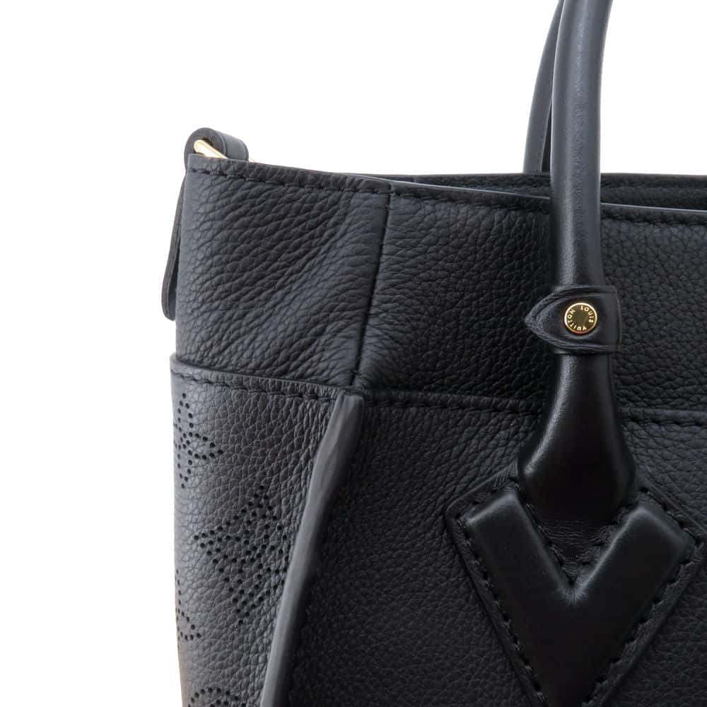 LOUIS VUITTON On My Side Noir M21546 Calf Leather Monogram Mahina Size PM