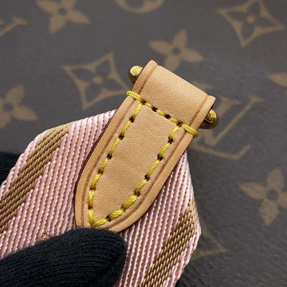 LOUIS VUITTON Multi Pochette Accessoires Rose claire M44840 Monogram