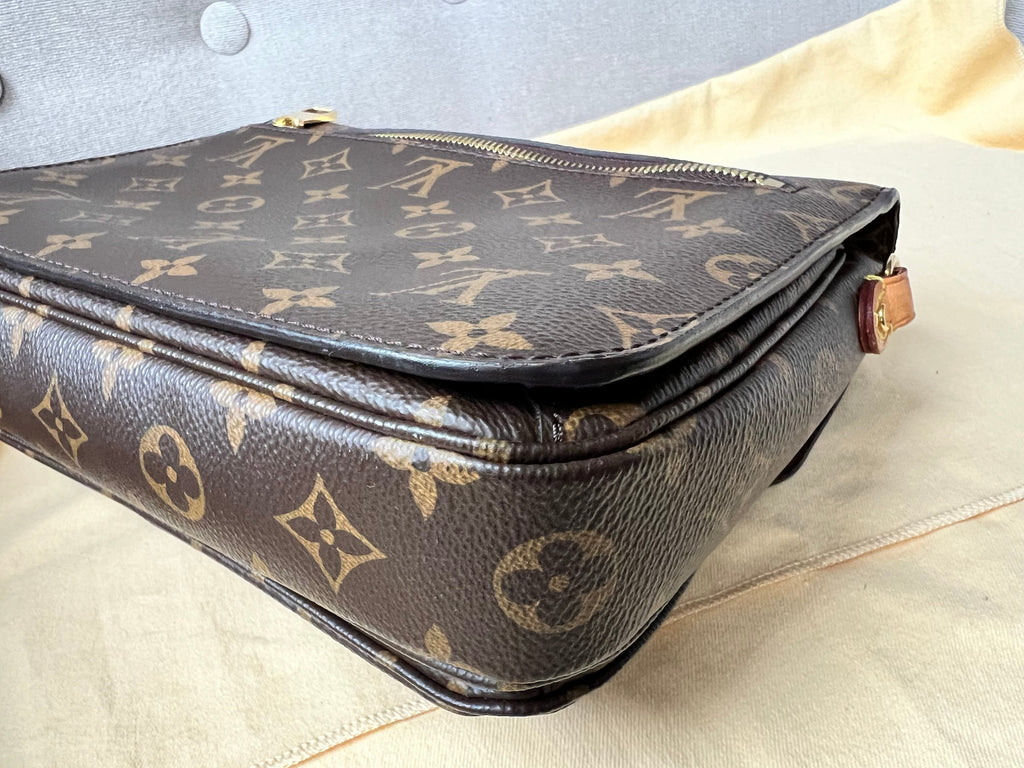 Louis Vuitton Pochette Metis Monogram (RRP £1,970)