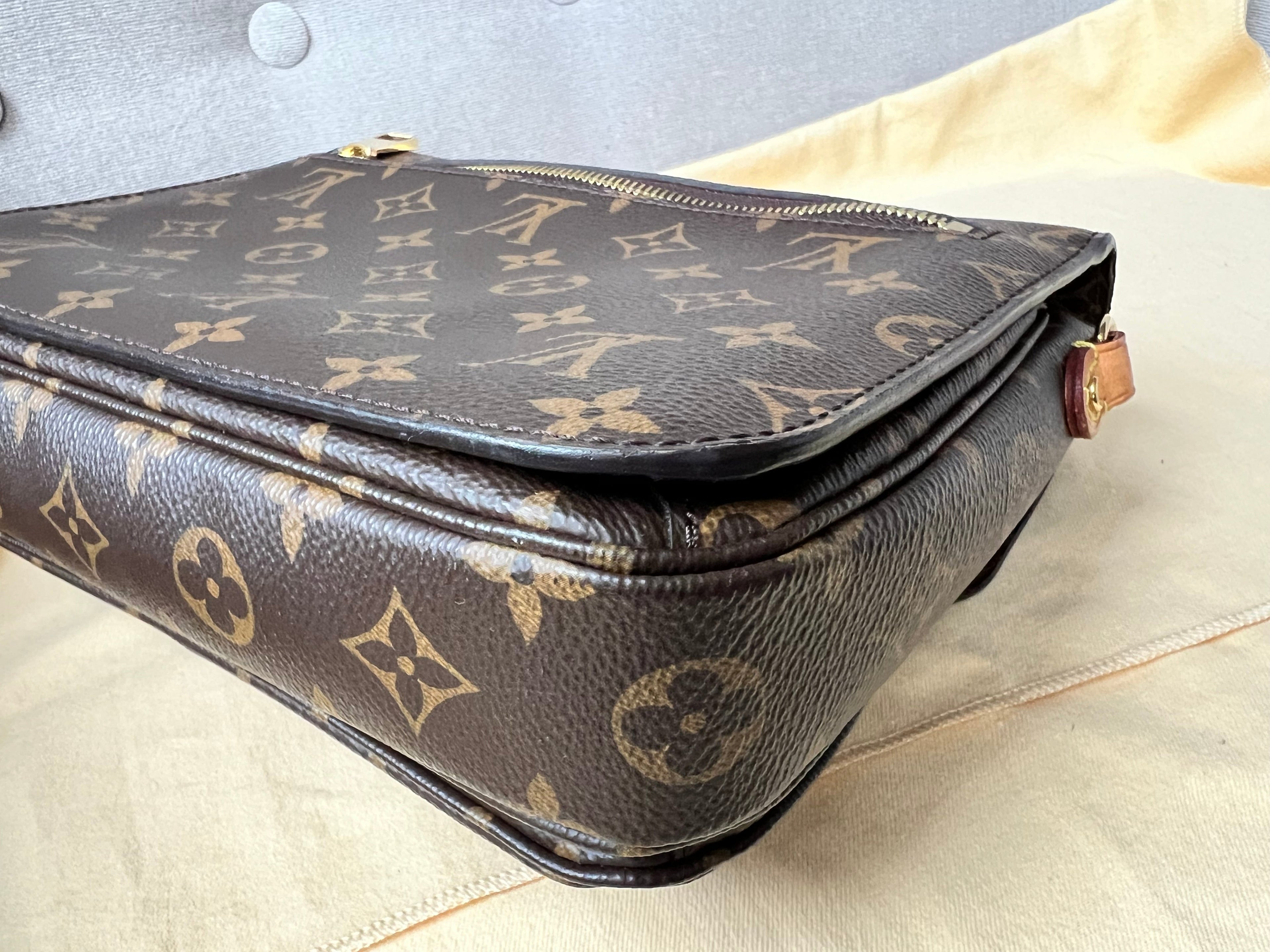 Louis Vuitton Pochette Metis Monogram (RRP £1,970)