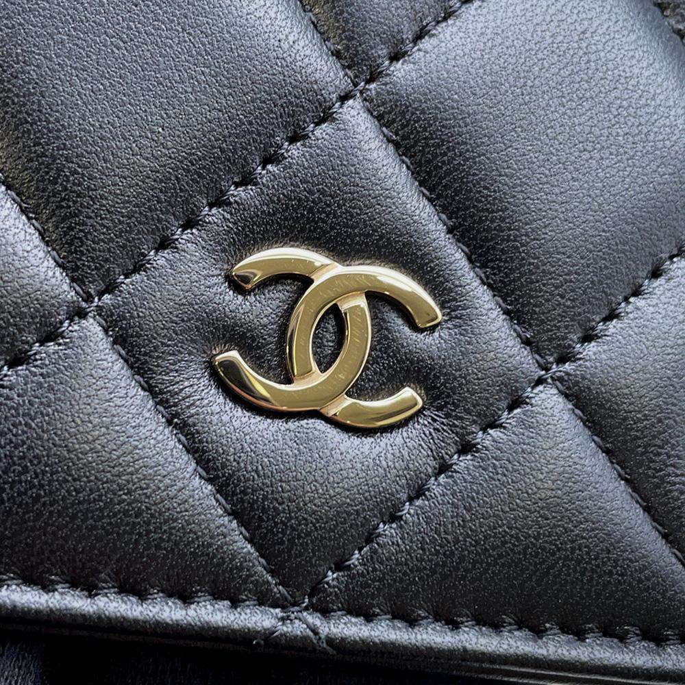 CHANEL Matelasse Classic Chain Wallet Icon BlackAP0250 Lambskin