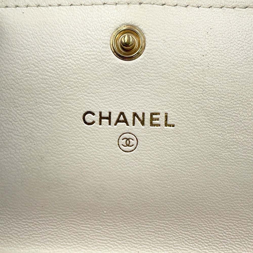 CHANEL 19 Chain flap Coin purse WhiteAP1787 Lambskin