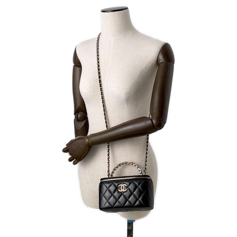 CHANEL Matelasse 2wayShoulder Vanity with Pearl Handle Black Lambskin