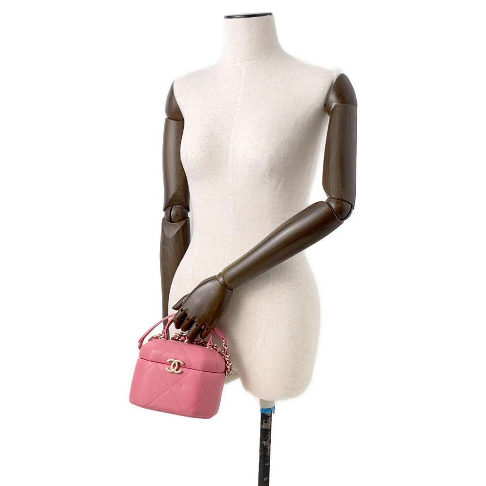 CHANEL Matelasse Vendome Vanity Pink Lambskin Size Small
