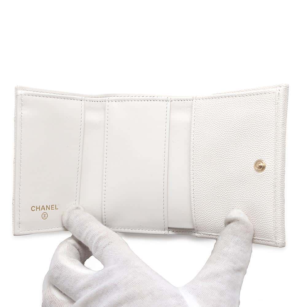 CHANEL Matelasse Tri-Fold Wallet WhiteAP3973 Caviar Leather