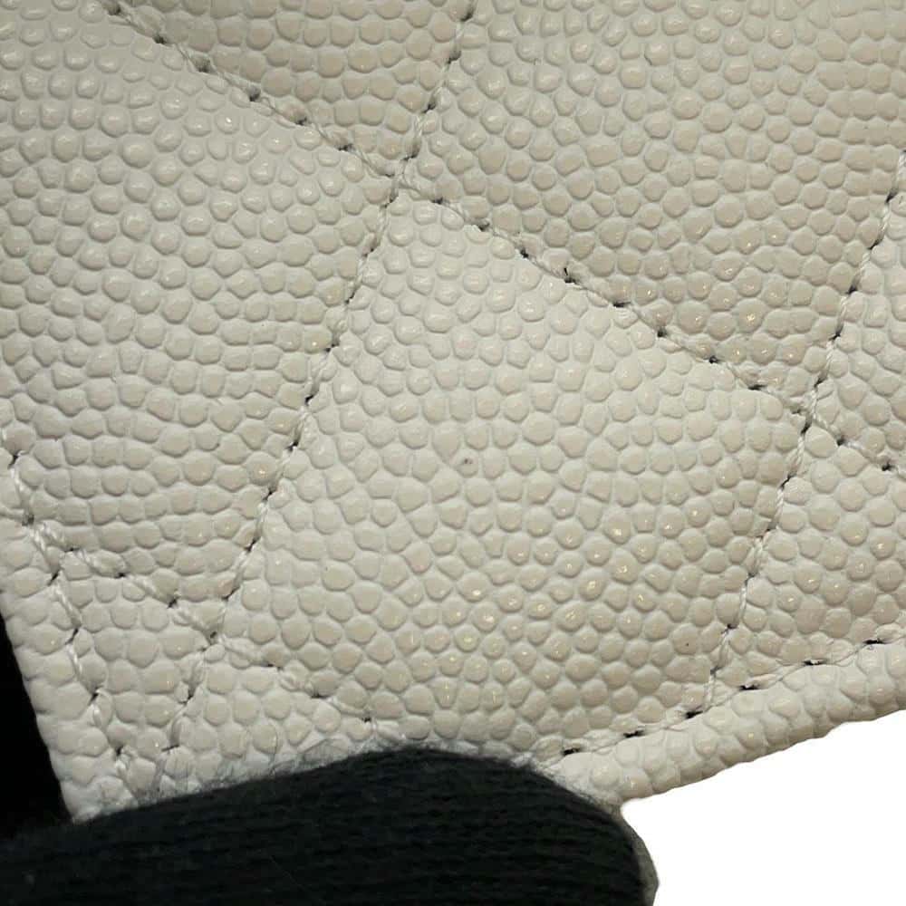 CHANEL Matelasse Tri-Fold Wallet WhiteAP3973 Caviar Leather