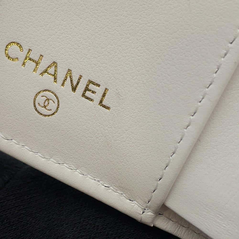 CHANEL Matelasse Tri-Fold Wallet WhiteAP3973 Caviar Leather