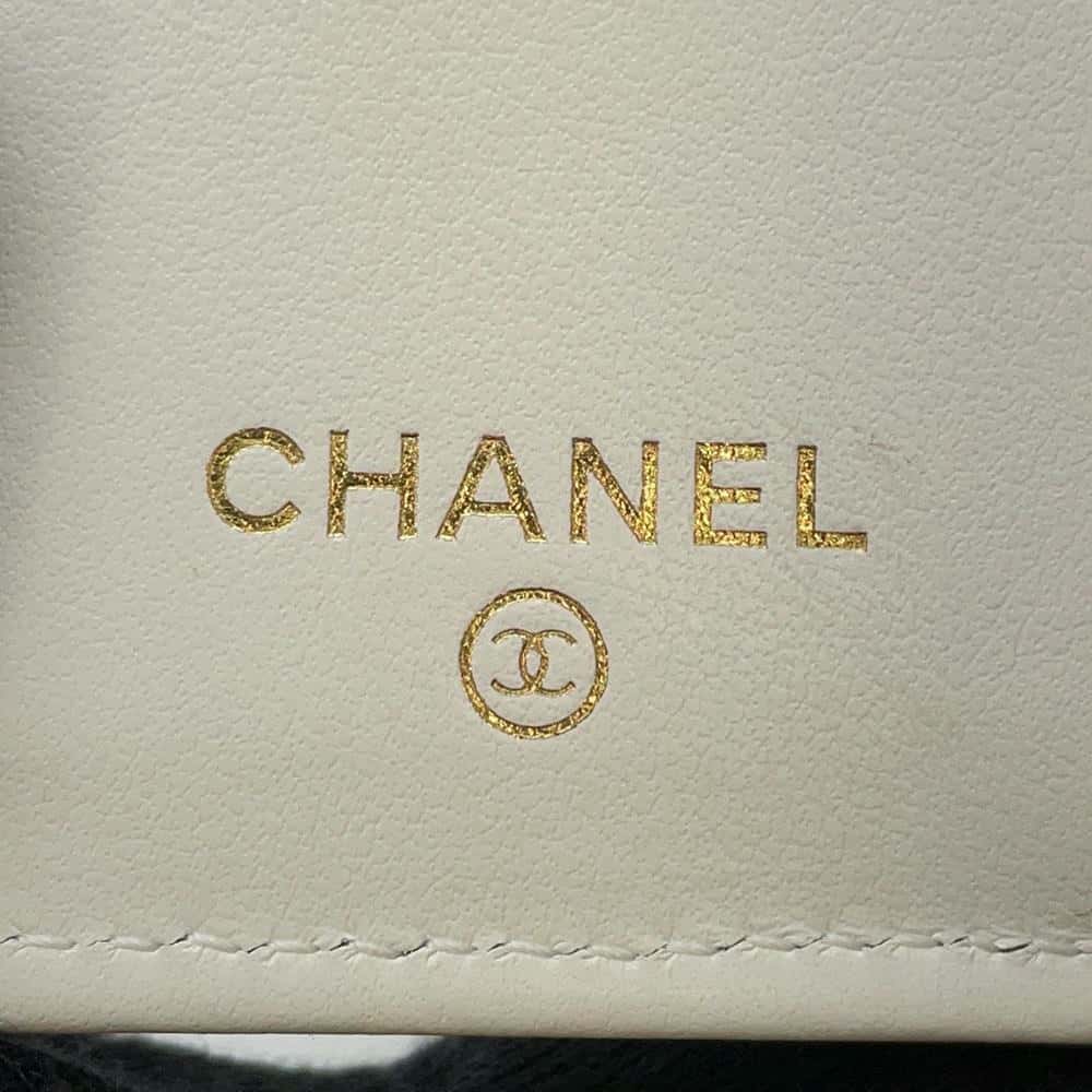 CHANEL Matelasse Tri-Fold Wallet WhiteAP3973 Caviar Leather