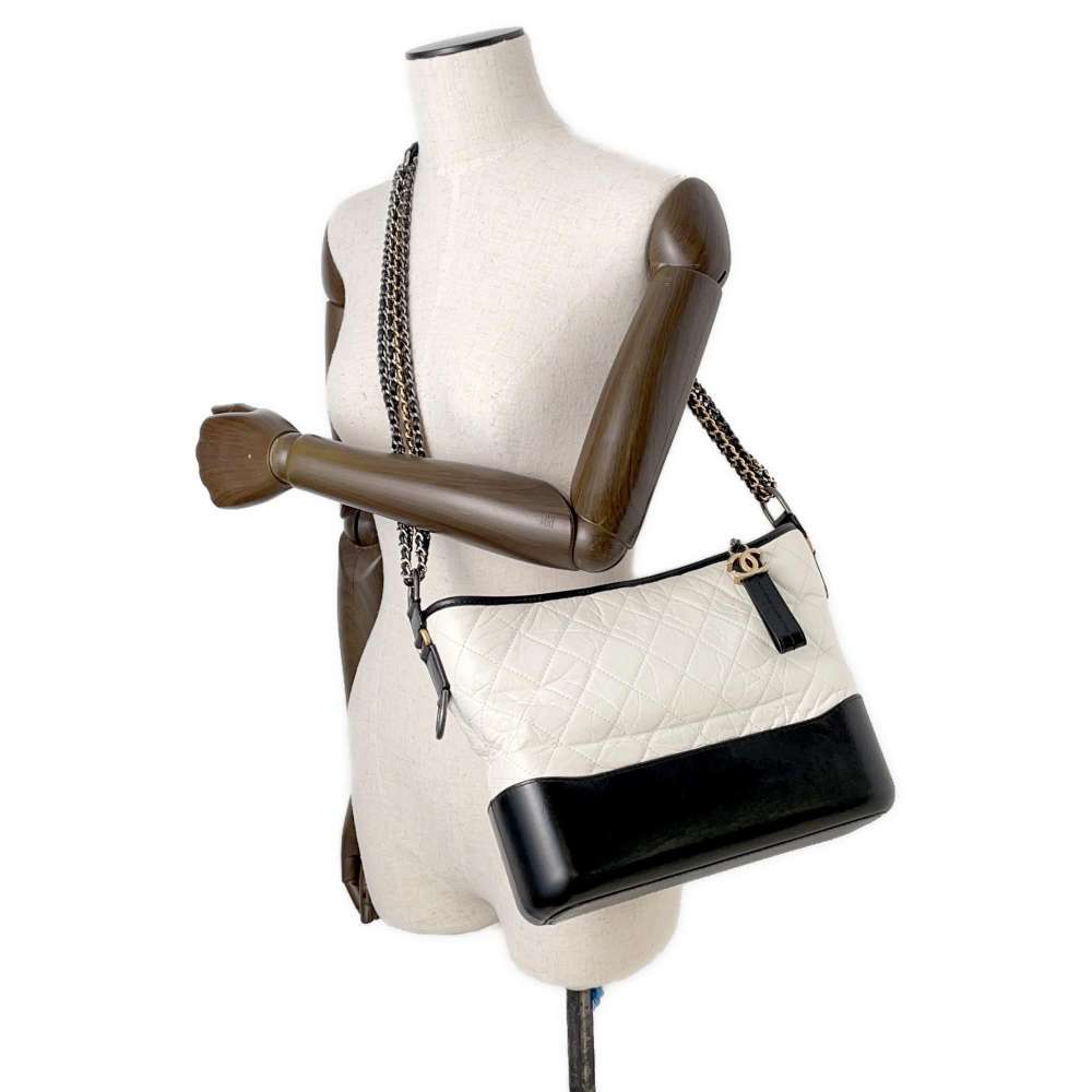 CHANEL Gabriel de Hobo White/BlackA93824 Calf Leather Size Large