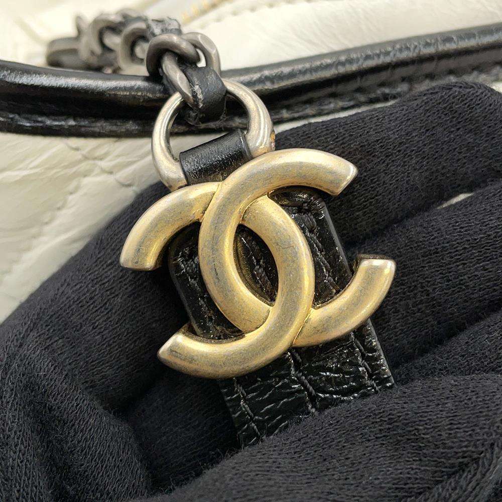 CHANEL Gabriel de Hobo White/BlackA93824 Calf Leather Size Large