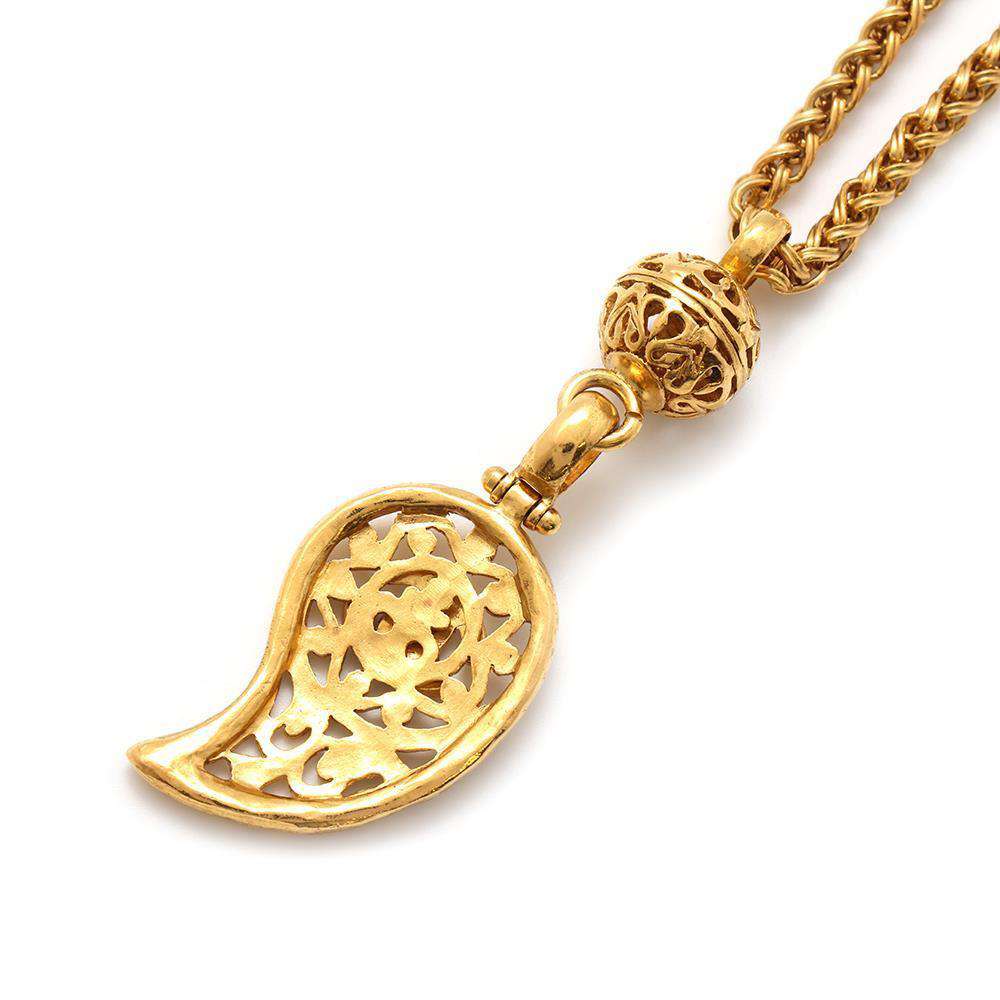 CHANEL CC Logo Necklace Gold Metal