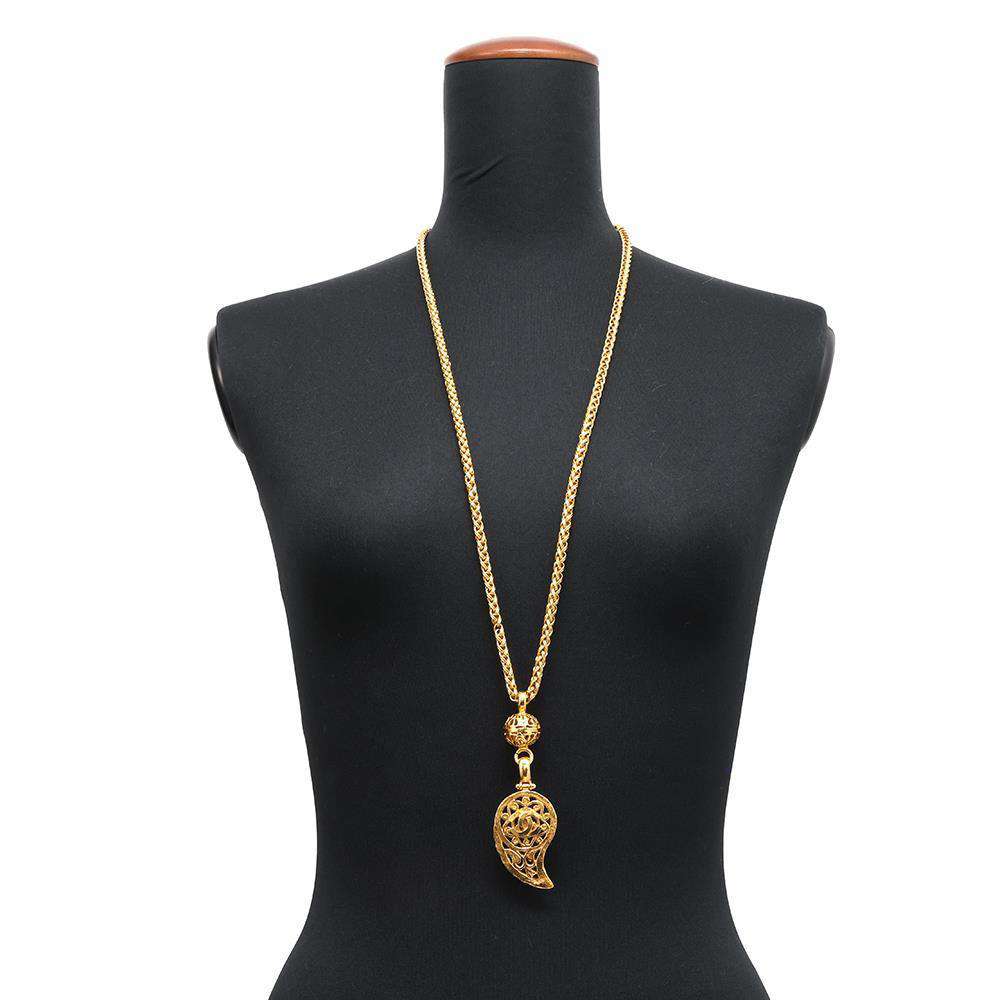 CHANEL CC Logo Necklace Gold Metal