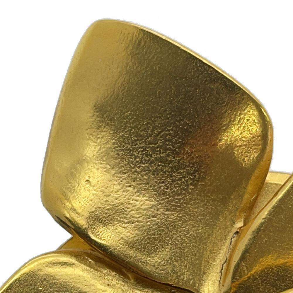 CHANEL CC Logo Four Leaf Brooch Gold Metal