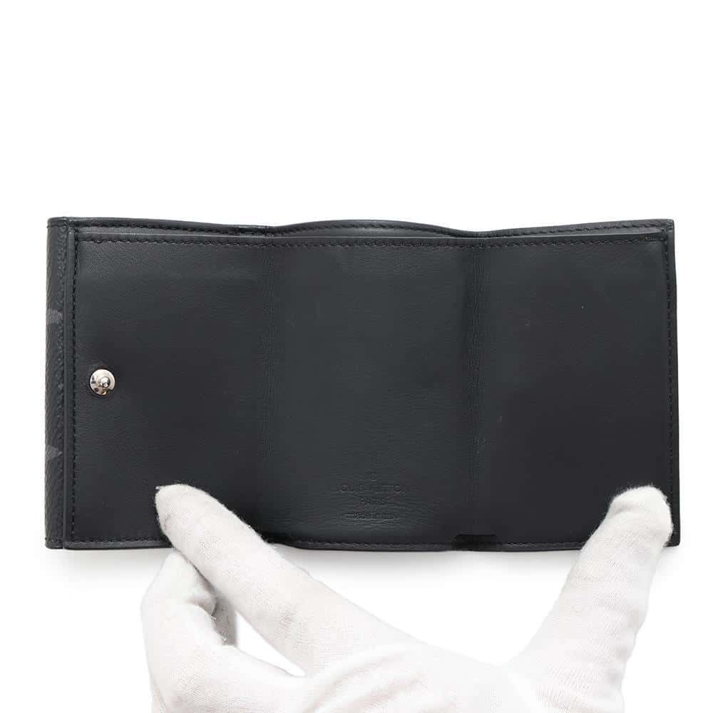 LOUIS VUITTON Discovery Compact Wallet Noir M67630 Monogram Eclipse