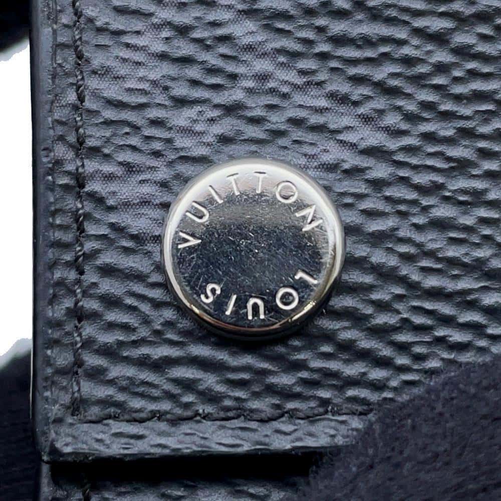 LOUIS VUITTON Discovery Compact Wallet Noir M67630 Monogram Eclipse