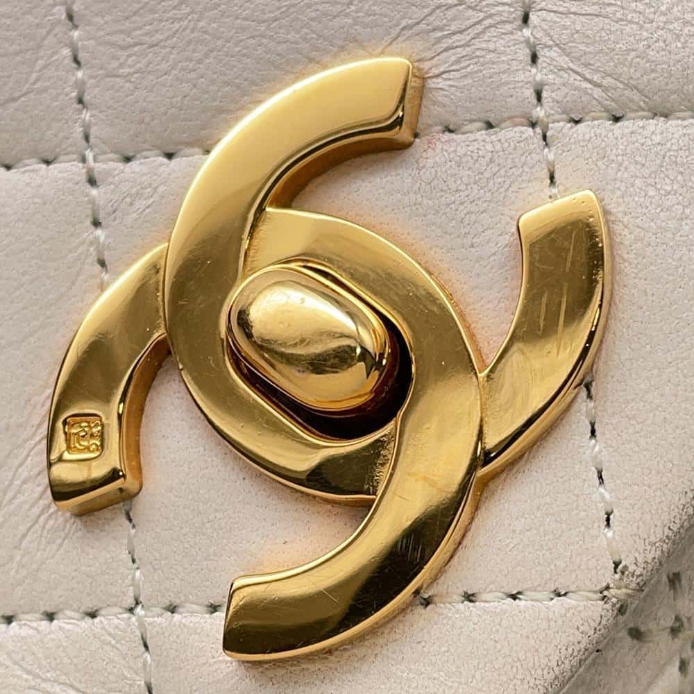 CHANEL Matelasse ChainShoulder Bag White Lambskin