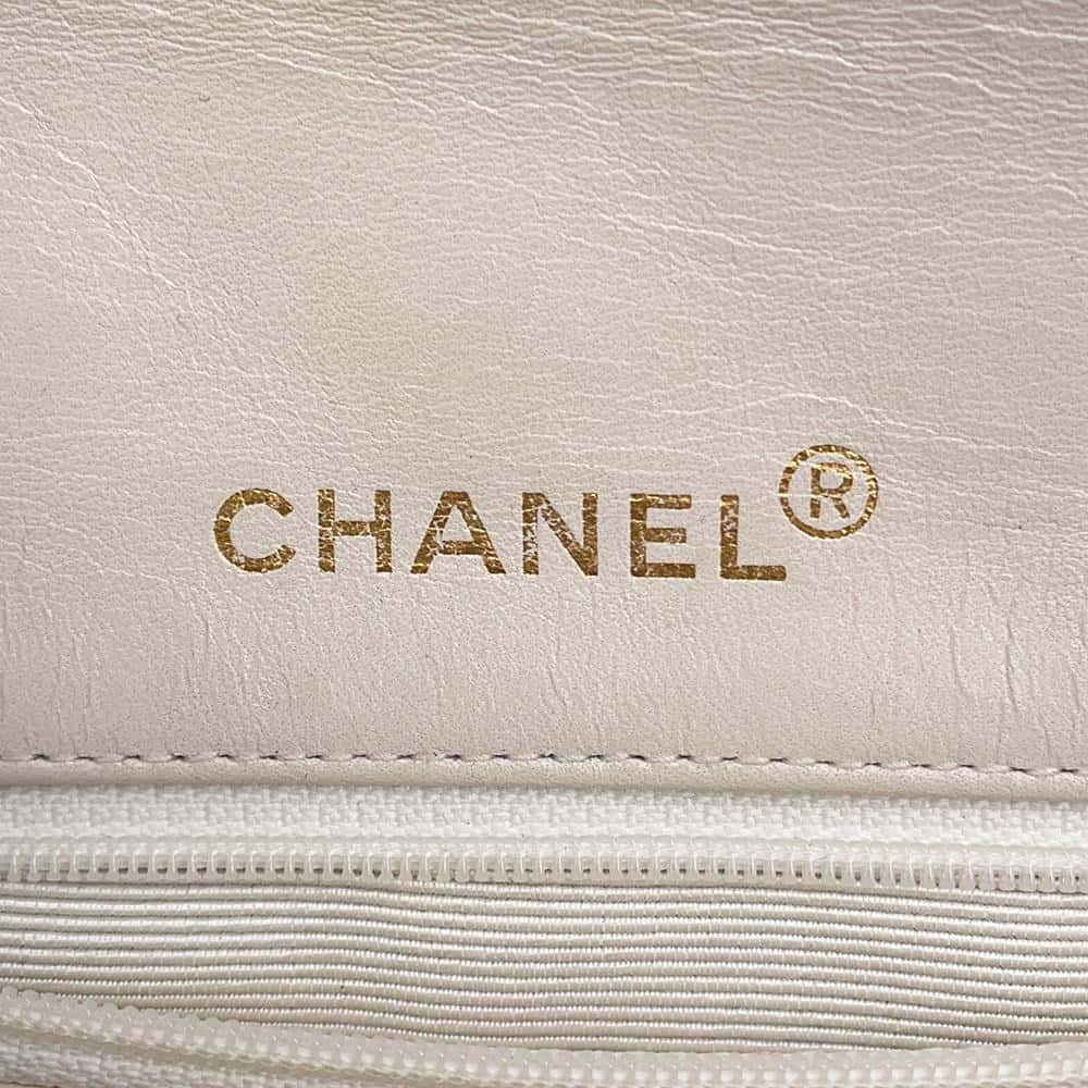 CHANEL Matelasse ChainShoulder Bag White Lambskin