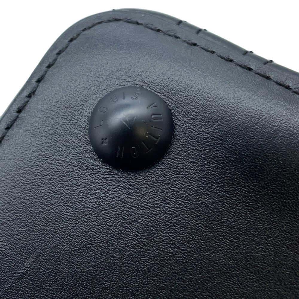 LOUIS VUITTON Arty Capucines Collection Peter Marino Noir M21414 Taurillon Size MM