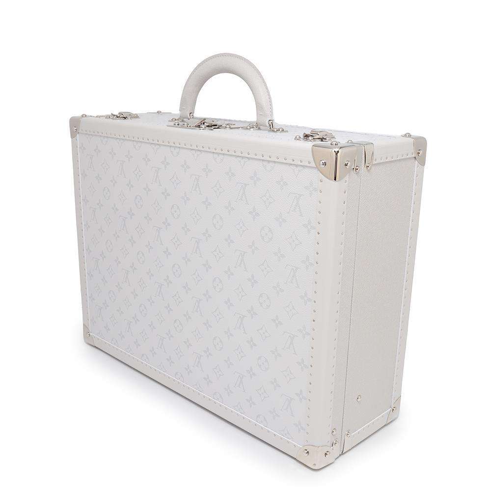 LOUIS VUITTON Bisten White M30956 Monogram Taiga Leather Size 50