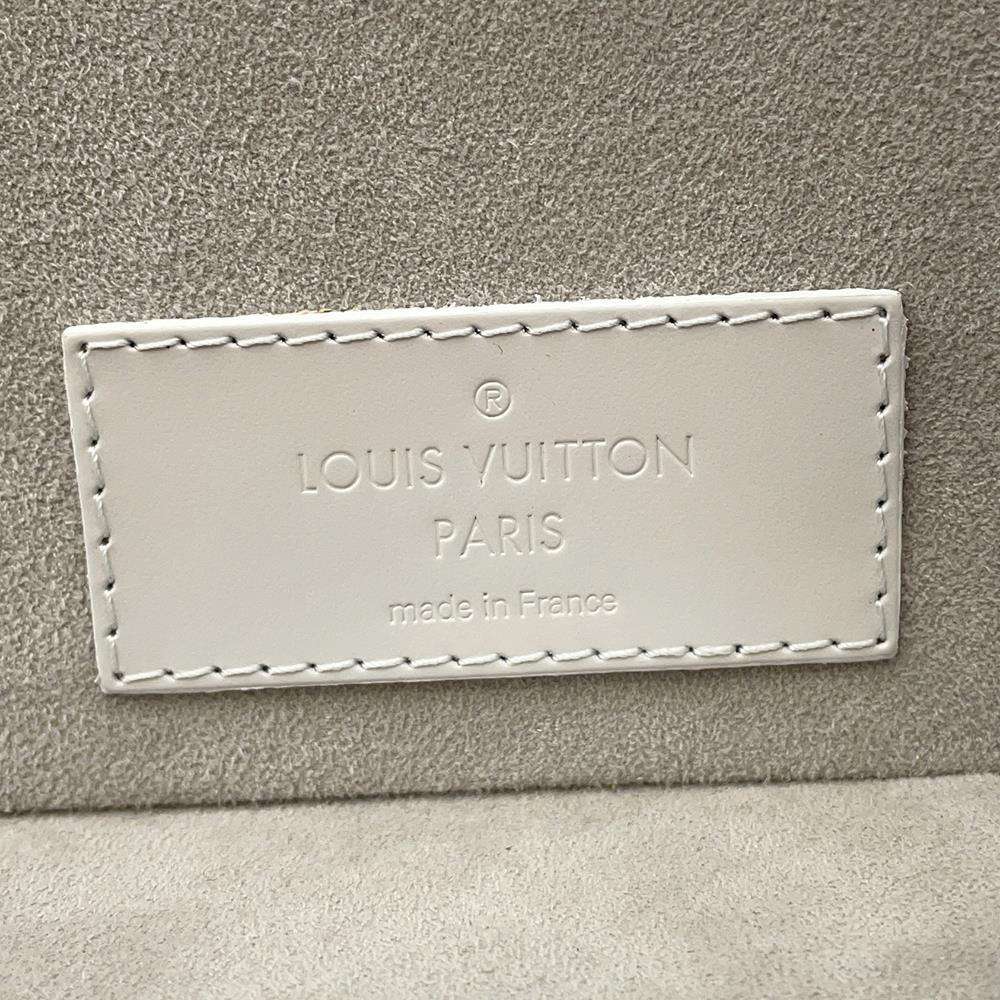 LOUIS VUITTON Bisten White M30956 Monogram Taiga Leather Size 50