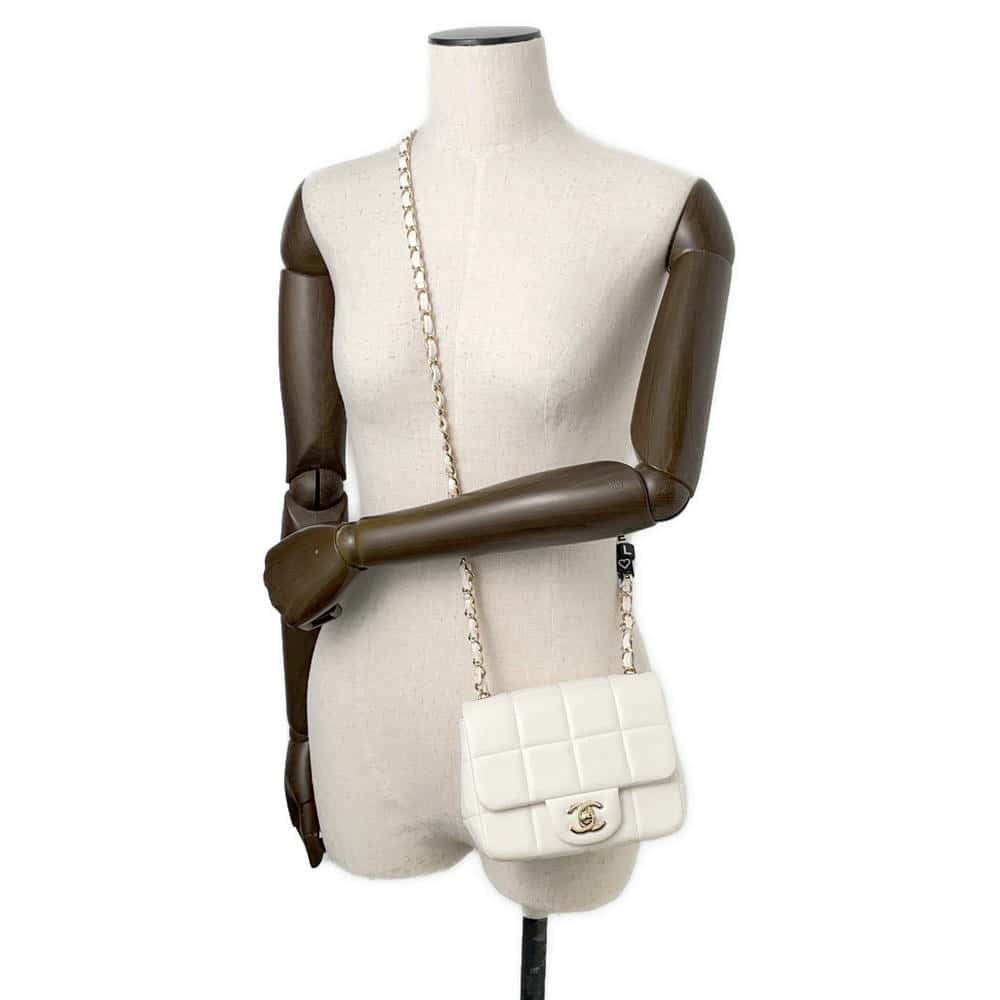 CHANEL Chocolate Bar Mini Flap ChainShoulder Bag Cruise 2023 Collection WhiteAS3744 Lambskin