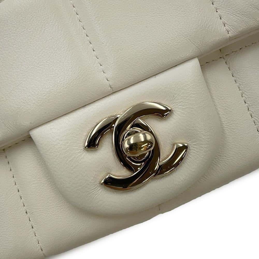 CHANEL Chocolate Bar Mini Flap ChainShoulder Bag Cruise 2023 Collection WhiteAS3744 Lambskin
