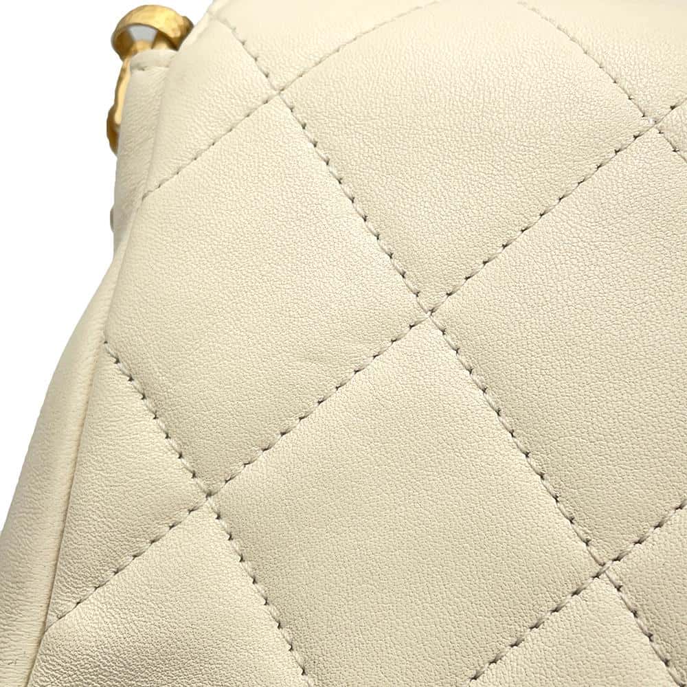 CHANEL Matelasse Coin Motif ChainShoulder Bag WhiteAS2222 Lambskin