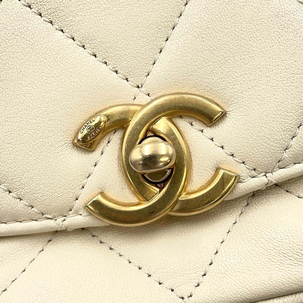 CHANEL Matelasse Coin Motif ChainShoulder Bag WhiteAS2222 Lambskin